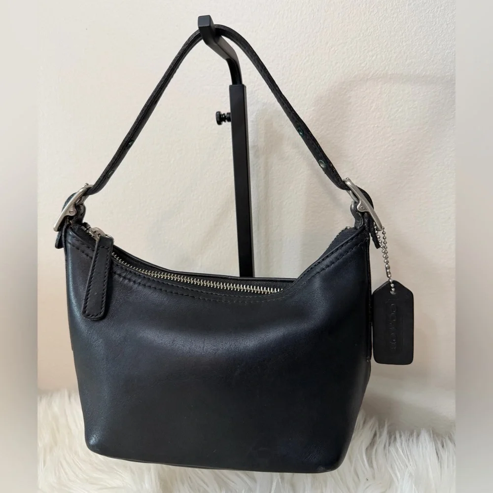 Vintage Coach Black Leather Shoulder Bag #9844